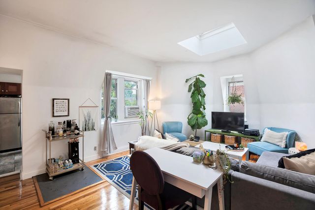 $3,400 | 457 Clinton Avenue, Unit 3A | Clinton Hill