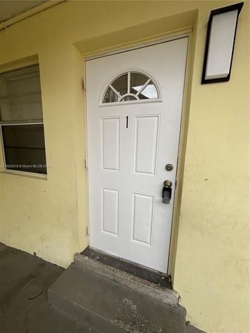 $1,800 | 300 Southwest 4th Court, Unit 1 | Tarpon River