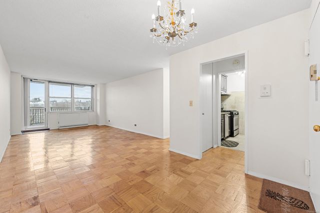 $3,300 | 41-40 Union Street, Unit 6R | Downtown Flushing