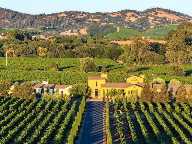 $6,850,000 | 21200 8th Street East | Sonoma Valley