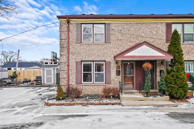 $284,000 | 428 North Kennicott Avenue | Arlington Heights