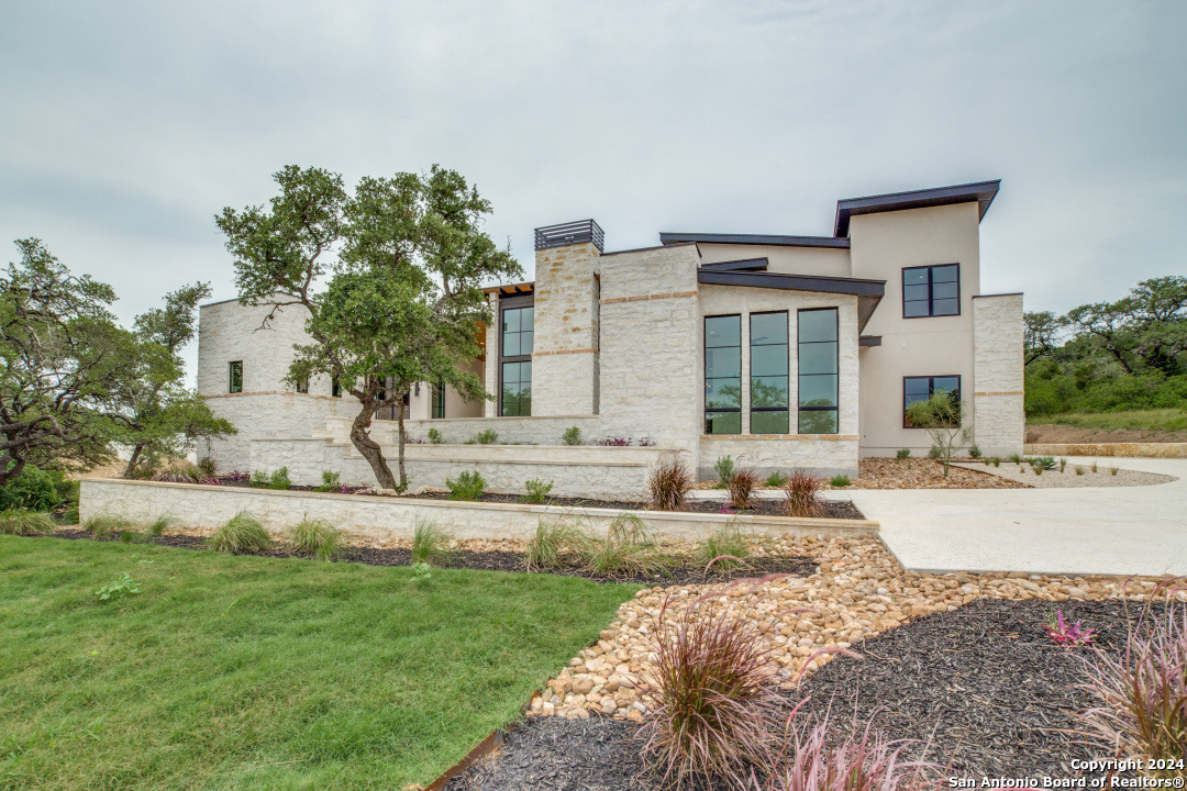 a house view with a outdoor space