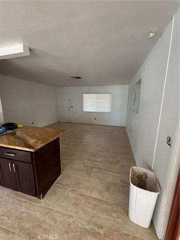 $2,200 | 10784 Redwood Avenue | Lucky Star Ranchos