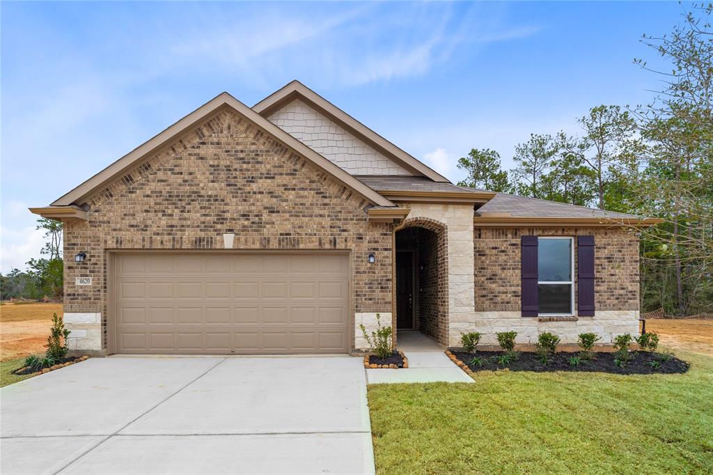 Welcome home to 4620 Sunnybrook Lane located in Sagecrest Preserve and zoned to Willis ISD!