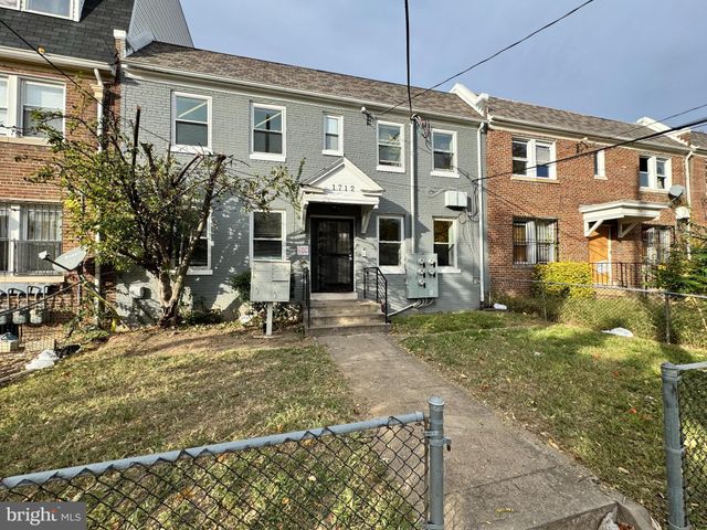 $2,400 | 1712 R Street Southeast, Unit 1 | Anacostia