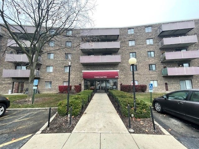 $1,550 | 1460 Fairlane Drive, Unit 229 | Schaumburg