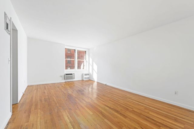 $2,300 | 301 East 84th Street, Unit 6B | Upper East Side