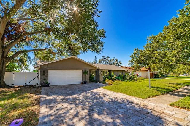 $820,000 | 2495 Stag Run Boulevard | Clearwater