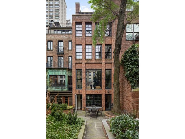 $12,950,000 | 157 East 65th Street | Lenox Hill