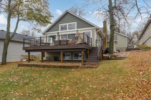 $419,900 | 10 Shoreview Lane | Delavan Township - Faribault County