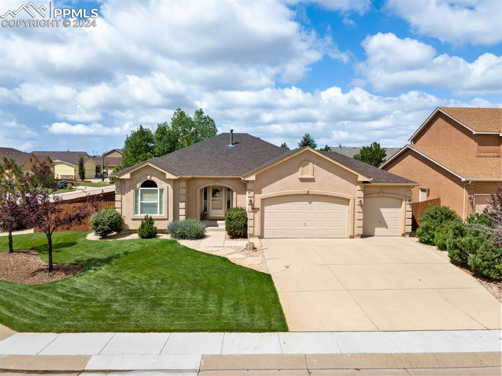 a view of house and outdoor space