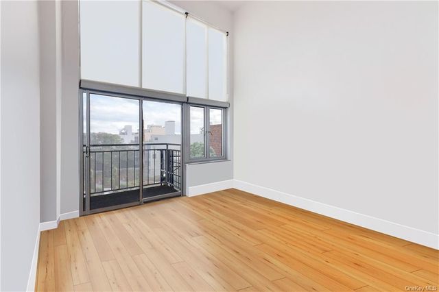 $925,000 | 160 Manhattan Avenue, Unit 4A | Williamsburg