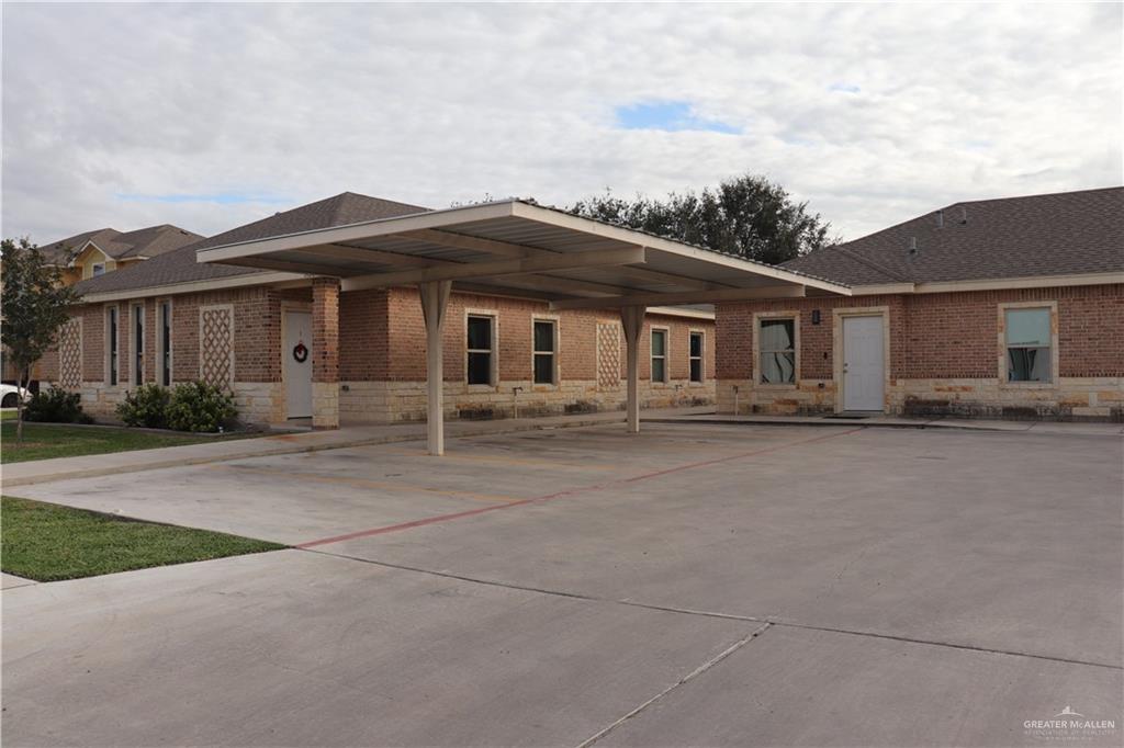 front view of house with a yard