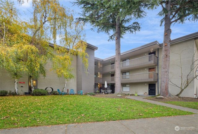 $449,950 | 2550 Thorndyke Avenue West, Unit 103 | Interbay