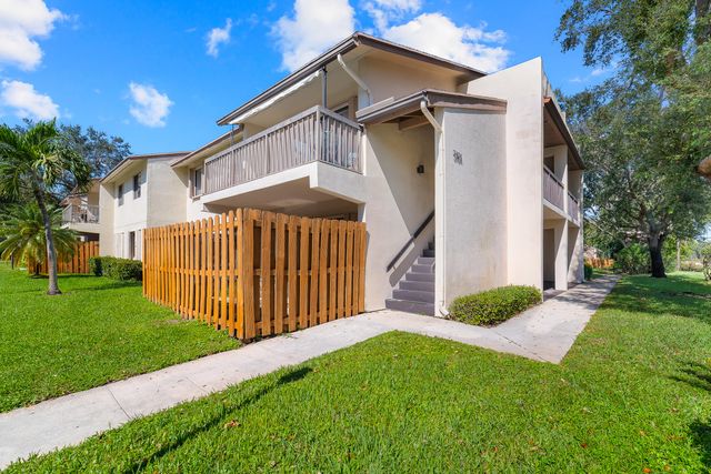 $249,000 | 3404 East Gardens Drive East, Unit 25A | Palm Beach Gardens