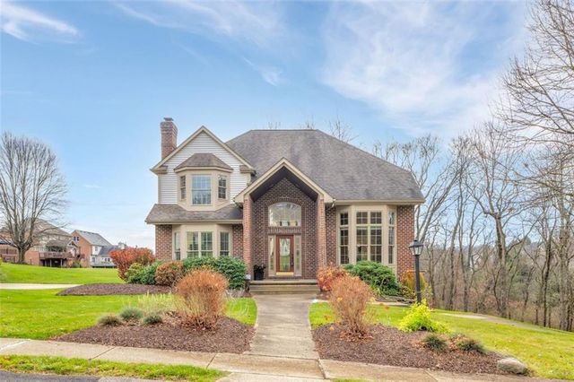 $619,500 | 140 Pinehurst Drive | Cranberry Township