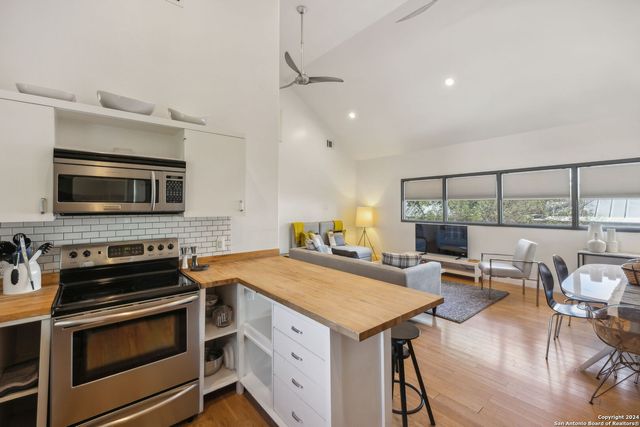 $2,350 | 227 Claudia Street, Unit 3 | King William