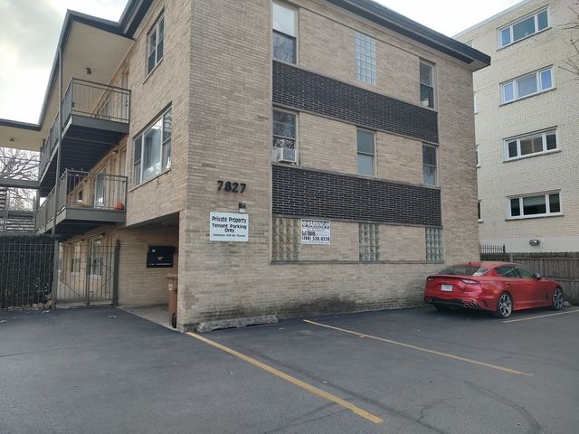 $1,225 | 7827 North Avenue, Unit 7 | River Forest