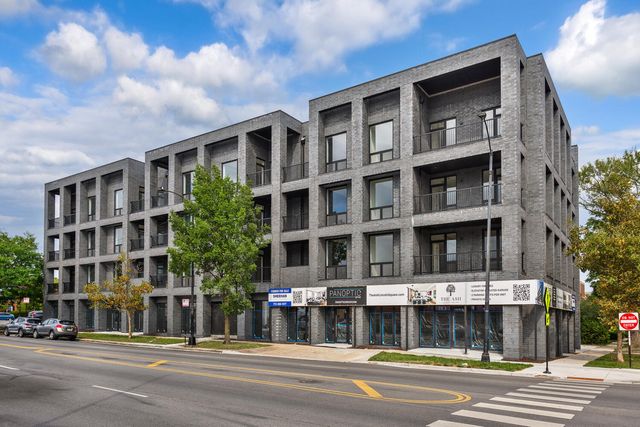 $826,500 | 2354 West Farragut Avenue, Unit 206 | Bowmanville