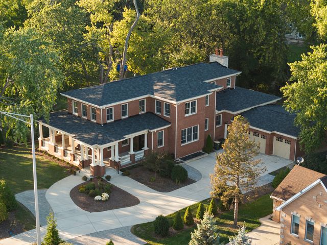 $2,050,000 | 326 East Central Road | Arlington Heights