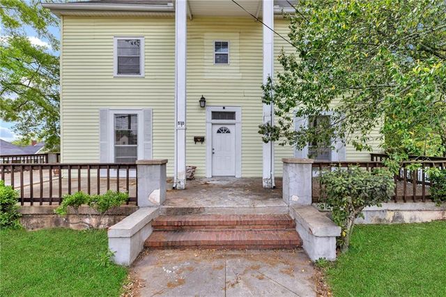 $699 | 510 Edgewood Avenue, Unit C | Tindall Heights Historic District