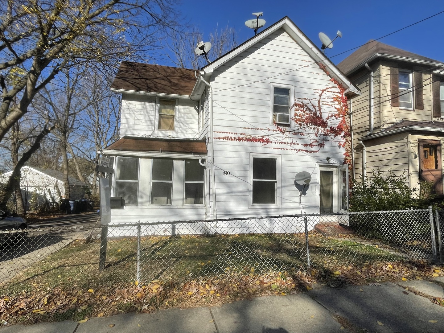 a view of house with street