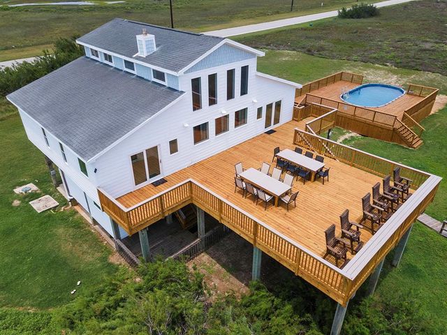 $1,550,000 | 3312 Bluewater Highway