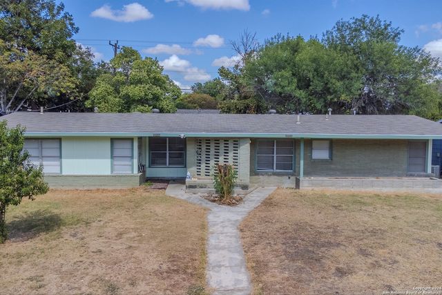 $425,000 | 131 Brettonwood Drive | Wilshire