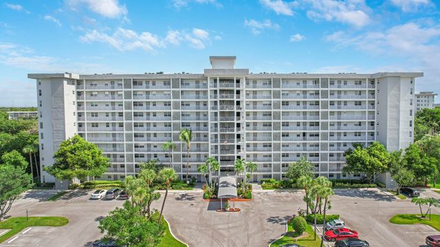 $225,000 | 4015 West Palm Aire Drive, Unit 704 | Palm Aire