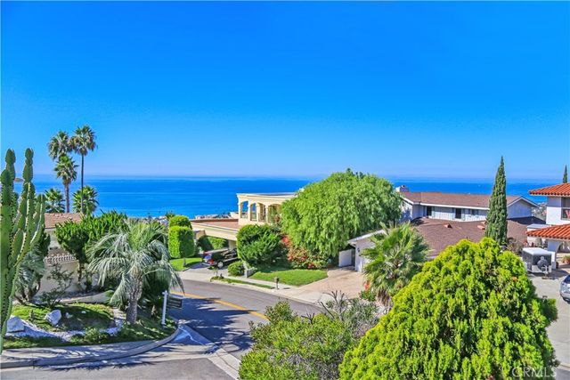 $5,200 | 308 East Avenida Cordoba | Southeast San Clemente