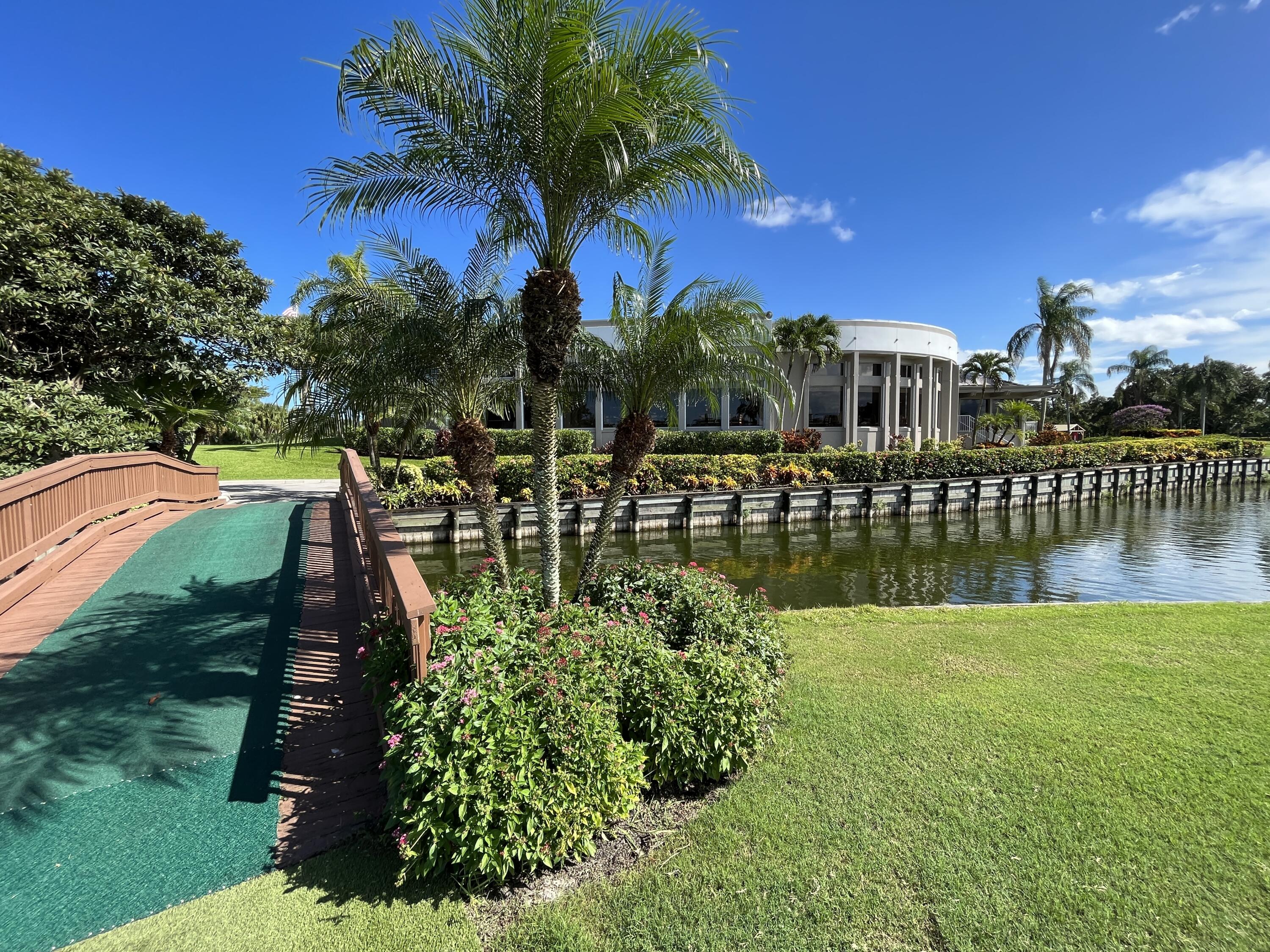 Palm Beach Gardens – The Gardens Location