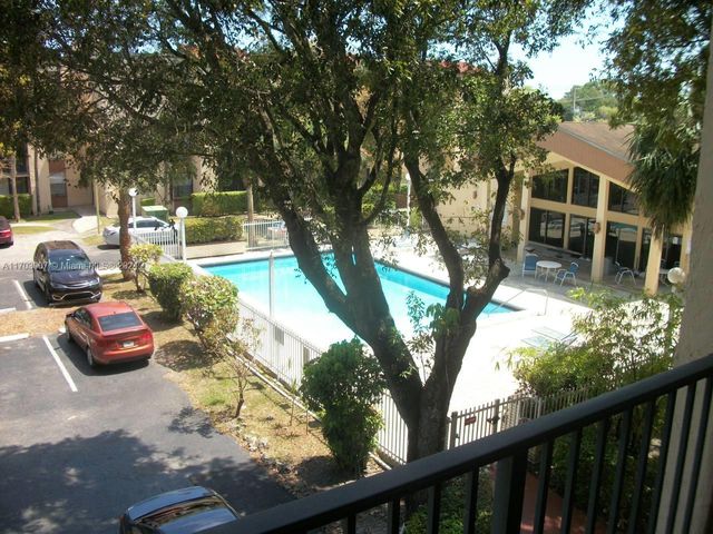 $232,000 | 14301 North Kendall Drive, Unit 312B | Kendale Lakes