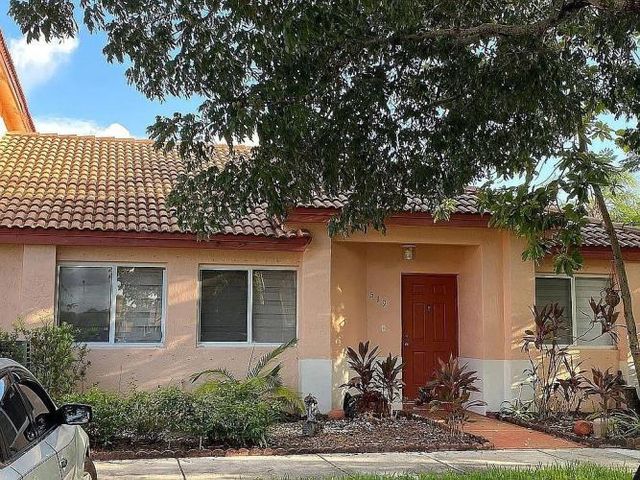 $450,000 | 519 Northwest 208th Way | Pembroke Pines