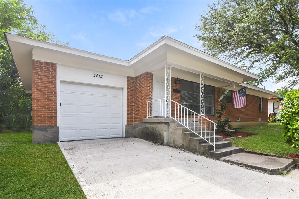 front view of house with a yard