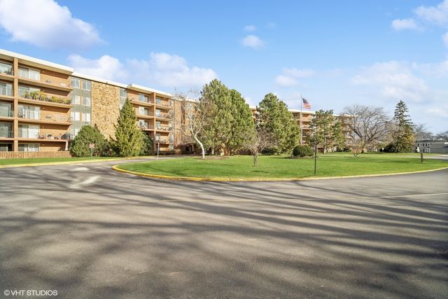 $155,000 | 16 East Old Willow Road, Unit 404S | Prospect Heights