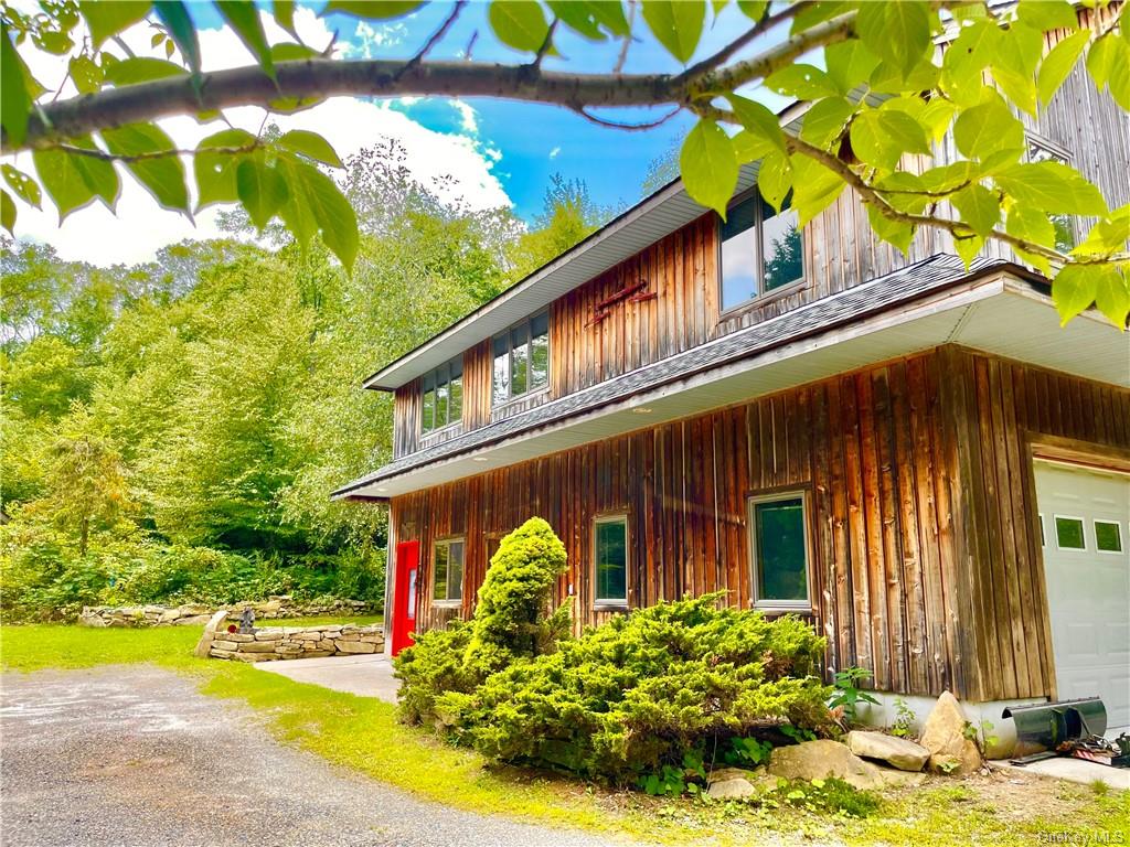 Wonderful Barn-Style home on 4.17 acres.