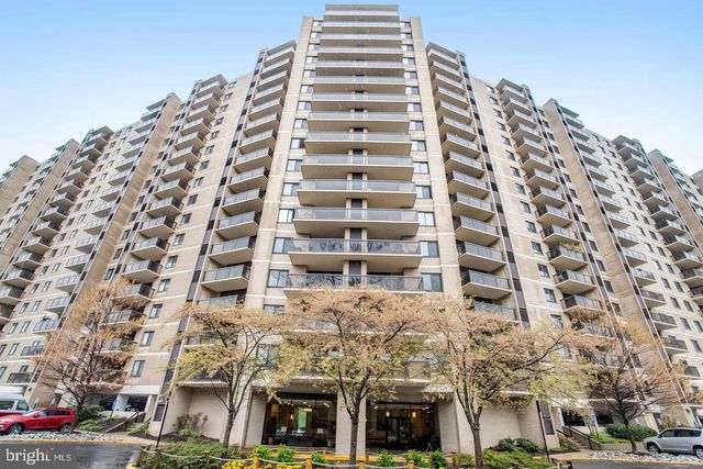 $2,700 | 307 Yoakum Parkway, Unit 920 | Watergate at Landmark Condominiums