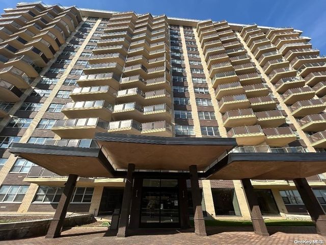 $320,000 | 17-85 215th Street, Unit 1R | Bay Terrace