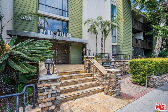 $1,750 | 525 South Ardmore Avenue, Unit 239 | Mid-Wilshire