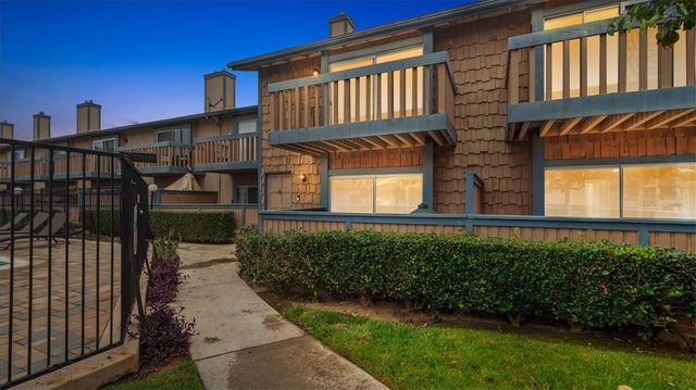 $899,999 | 16826 Algonquin Street, Unit 49 | Northwest Huntington Beach