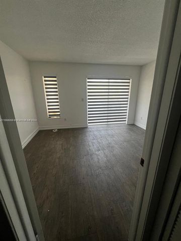 $2,500 | 50 Antilla Avenue, Unit 4 | Central Gables