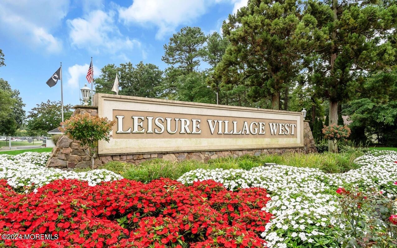 leisure village west