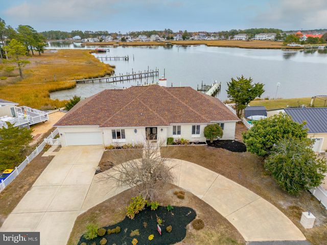 $1,325,000 | 37763 Lagoon Lane