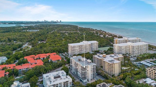 $890,000 | 150 Ocean Ln Drive, Unit 10E | Key Biscayne