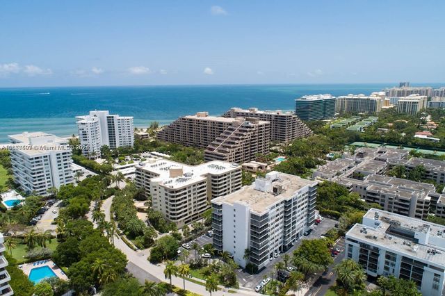 $890,000 | 150 Ocean Ln Drive, Unit 10E | Key Biscayne