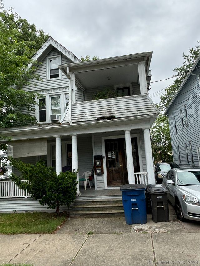 a view of house and outdoor space