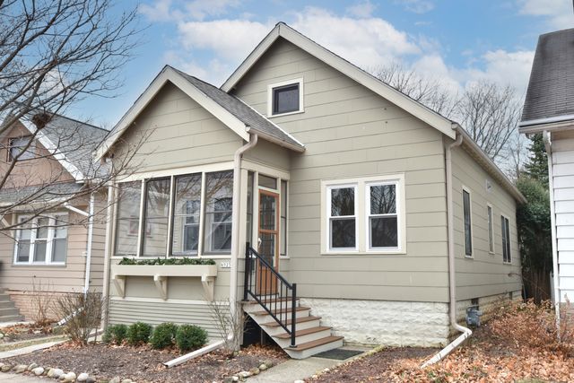 $310,000 | 6925 Auburn Avenue | Wauwatosa