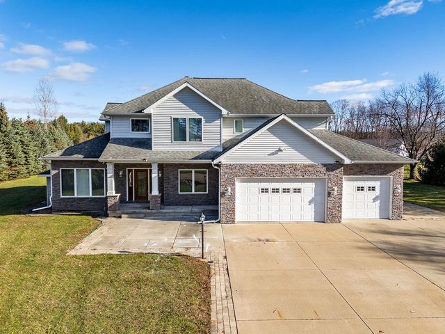 $699,900 | S4185 Whispering Pines Drive | Baraboo Town