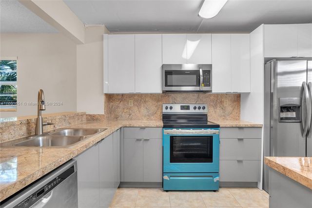 $1,800 | 1100 Northwest 87th Avenue, Unit 308 | Sherwood Square