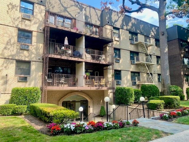 View of beautifully maintained building exterior